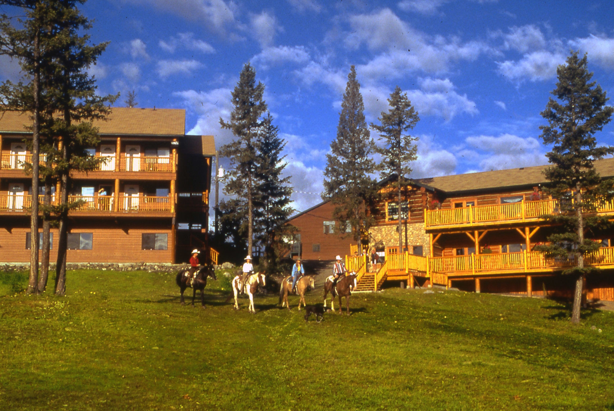 Spruce Hill Resort & Spa 108 Mile Ranch Eksteriør bilde